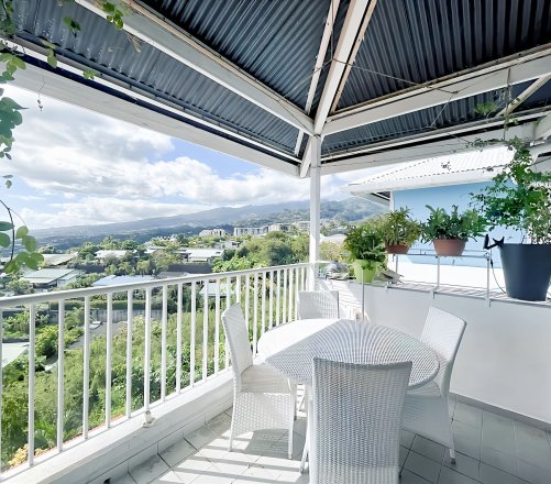 SOUS-COMPROMIS! À VENDRE APPARTEMENT T3 MEUBLÉ VUE MER - PAMATAI - FAAA