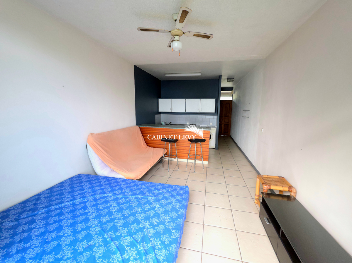 A louer un studio « meublé » à Arue (Résidence au bord de mer-Proche Papeete). A22