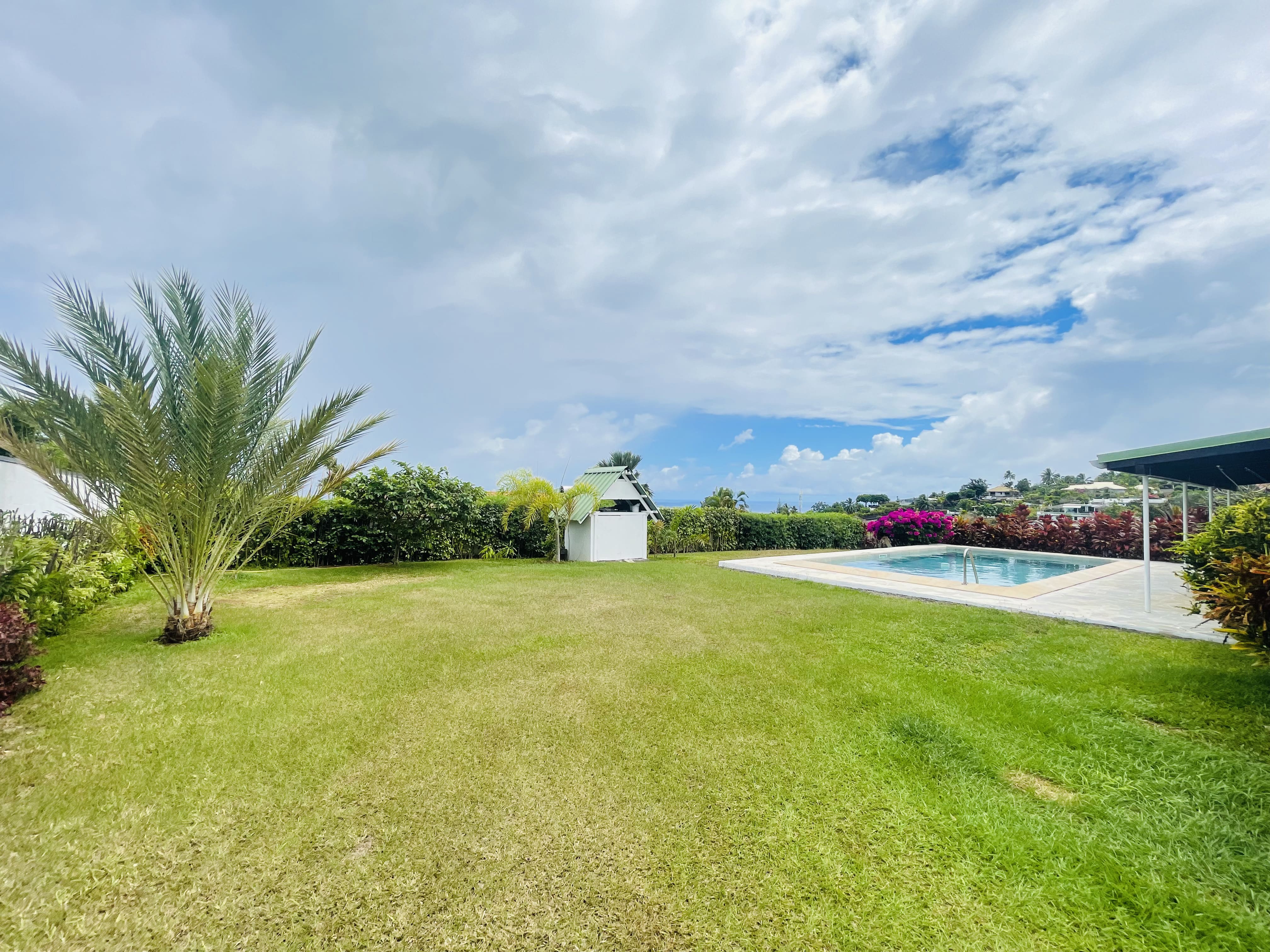 À VENDRE À PUNAAUIA LOTUS – MAISON T4 AVEC PISCINE &amp; VUE OCÉAN (Moorea)