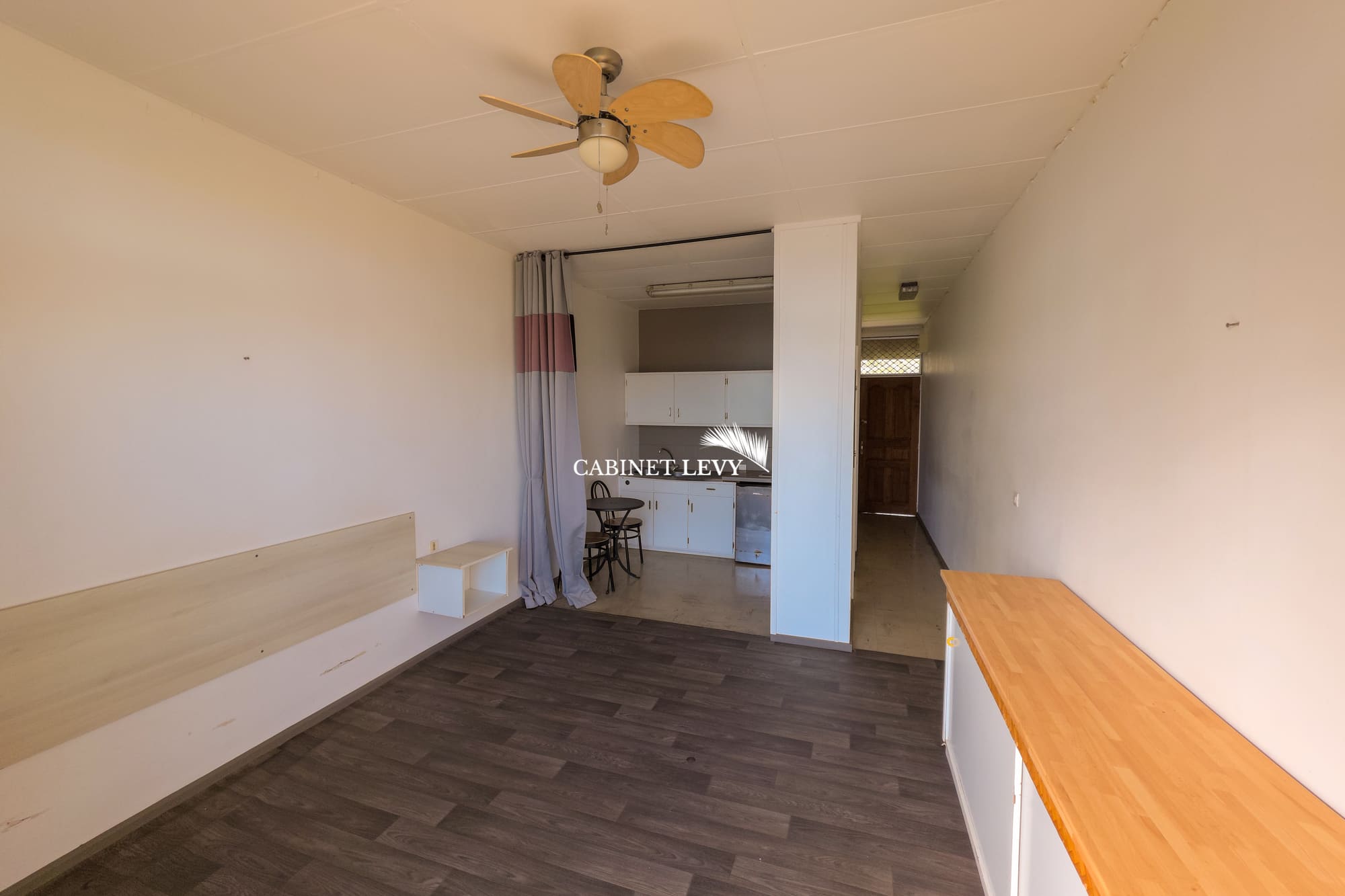 A louer un studio « meublé » à Arue (Résidence au bord de mer-Proche Papeete) A34