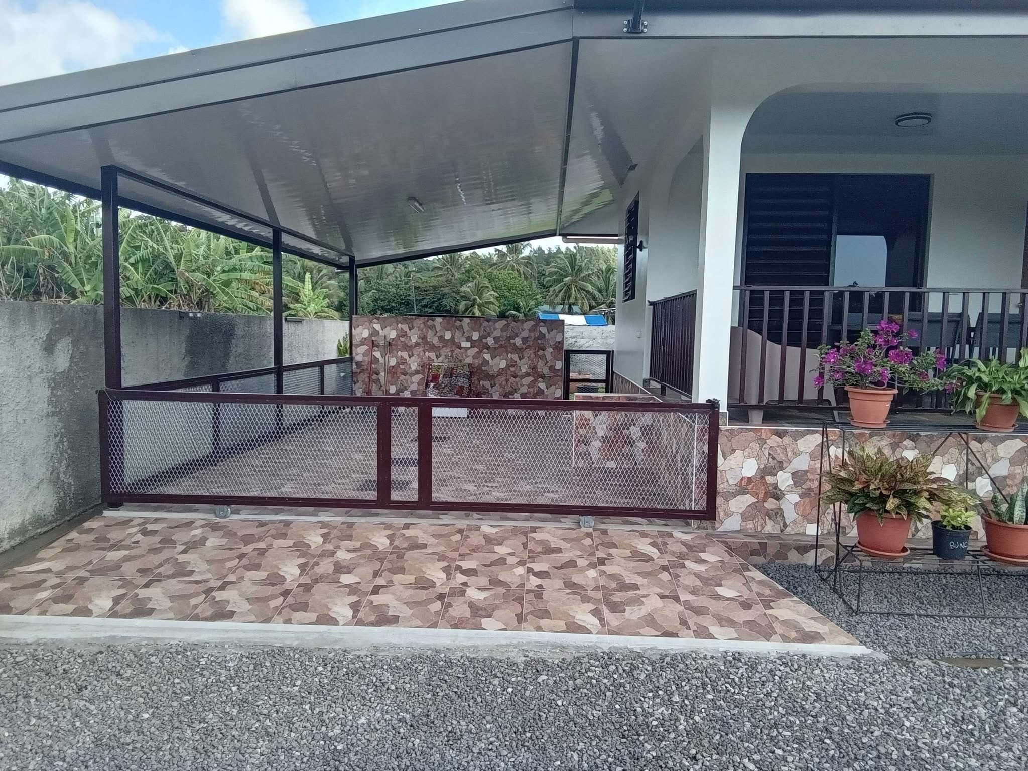 A LOUER sur PAPEARI une MAISON de TYPE F2