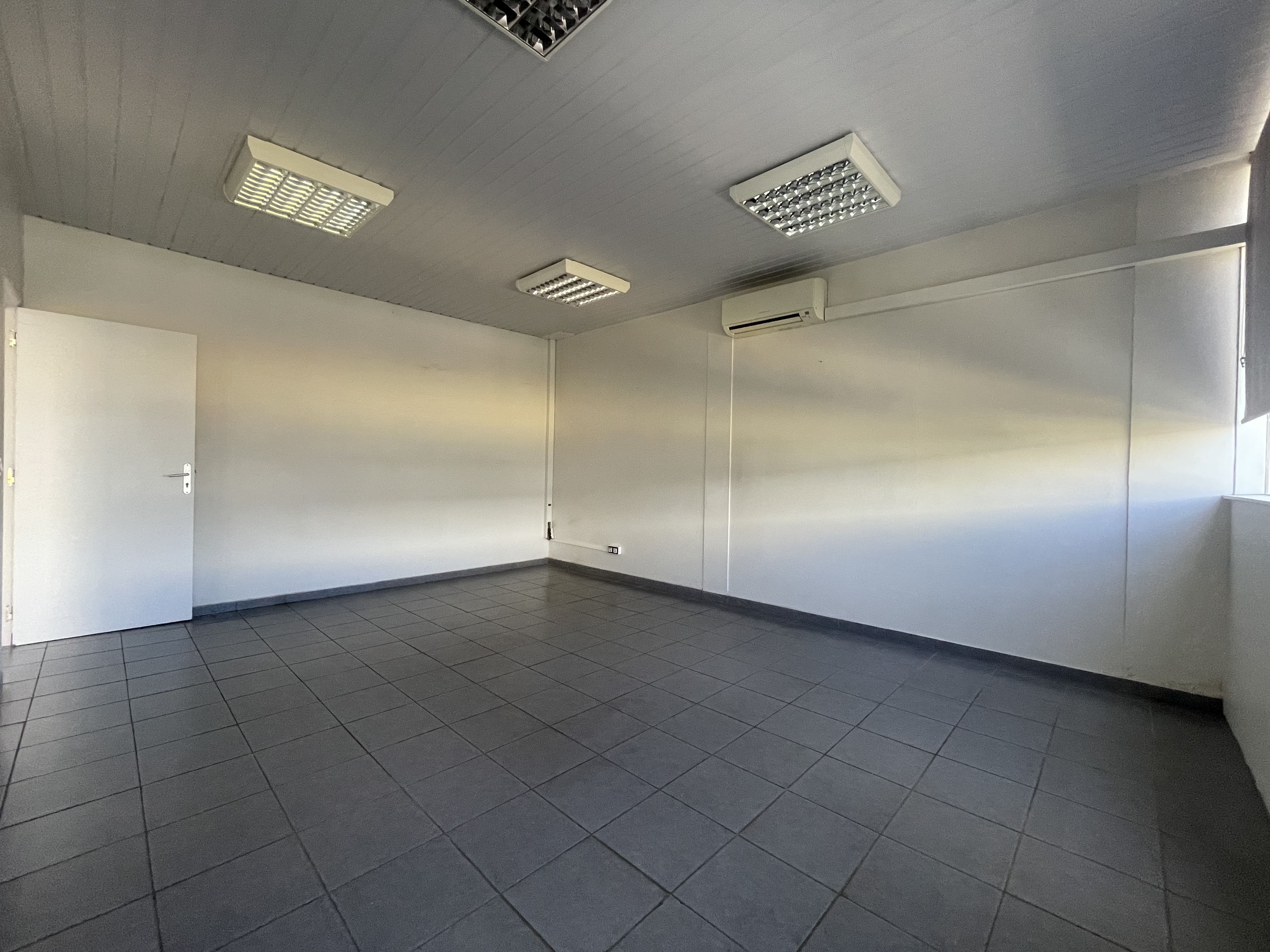 À LOUER BUREAUX 300m2 CENTRE VILLE - PAPEETE