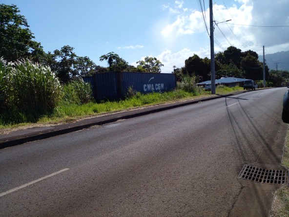 PLATEAU TARAVAO TERRAIN COMMERCIAL