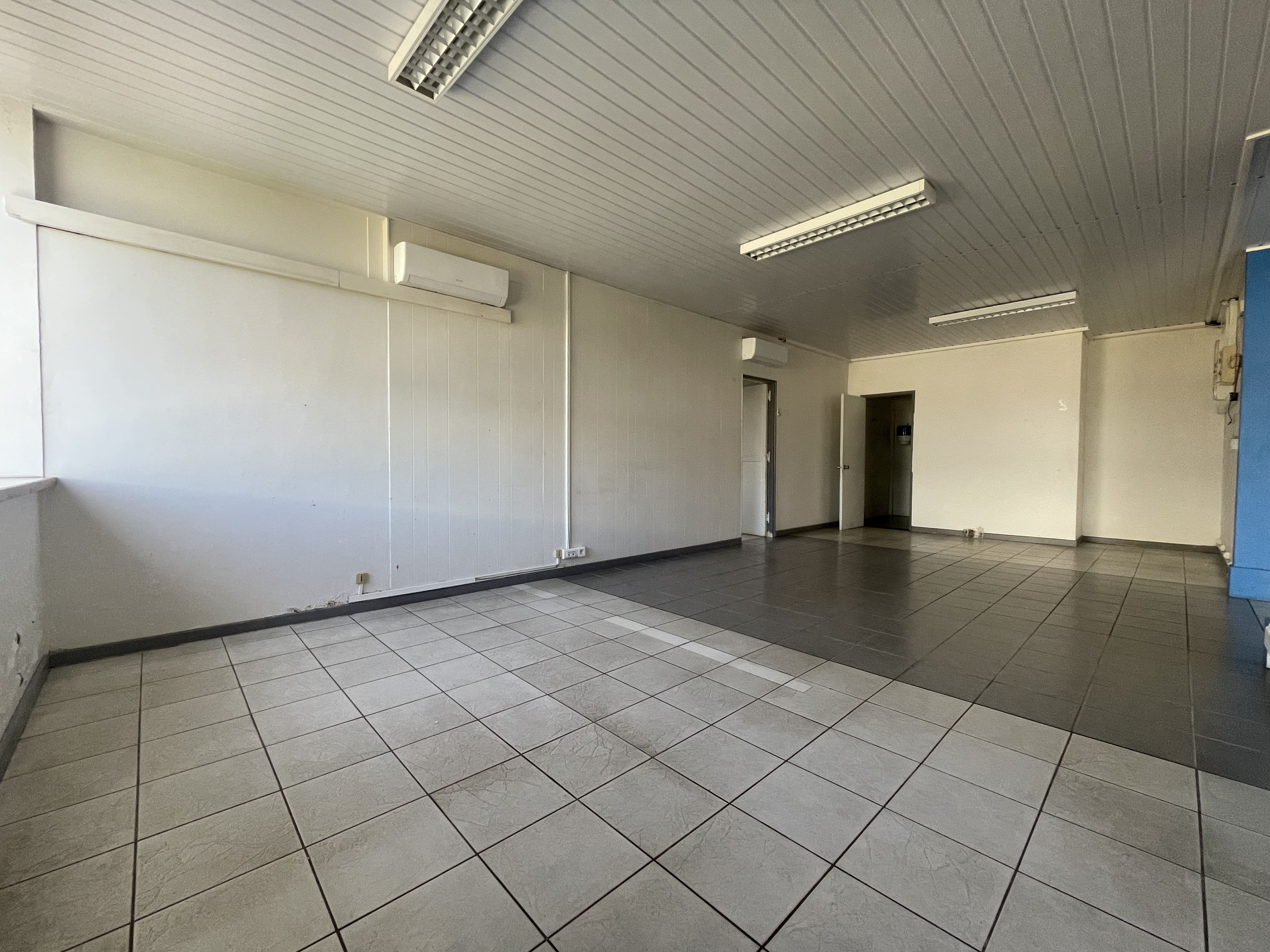 À VENDRE - LOCAL COMMERCIAL 117,50 M2- PAPEETE - CENTRE VILLE