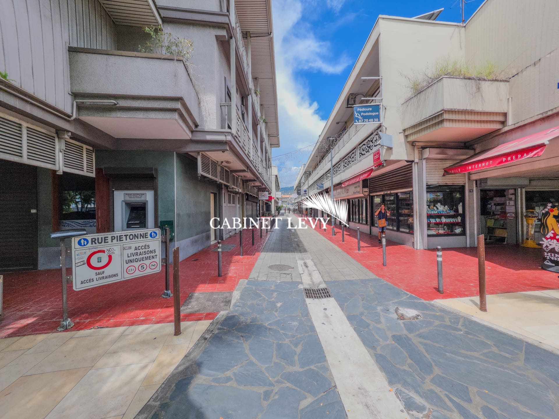 PAS DE PORTE À VENDRE – LOCAL COMMERCIAL 70 M² – RDC PAPEETE (FACE D'EMBARQUEMENT / BATEAUX TOURISTIQUES)