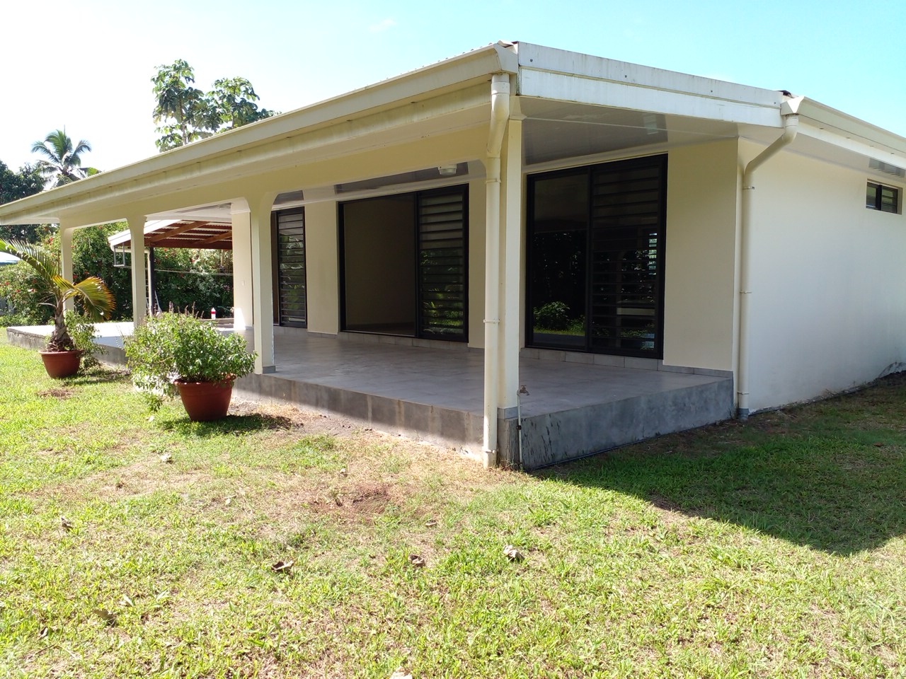 PAPARA A LOUER GRANDE MAISON RECENTE F4