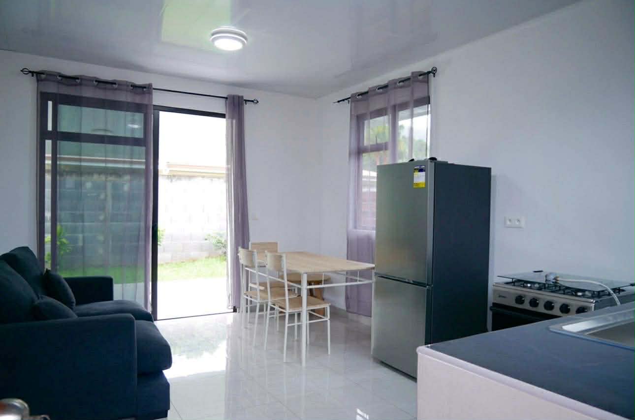 MAISON A LOUER SUR PAEA DE TYPE F2 Proche plage de Rohotu