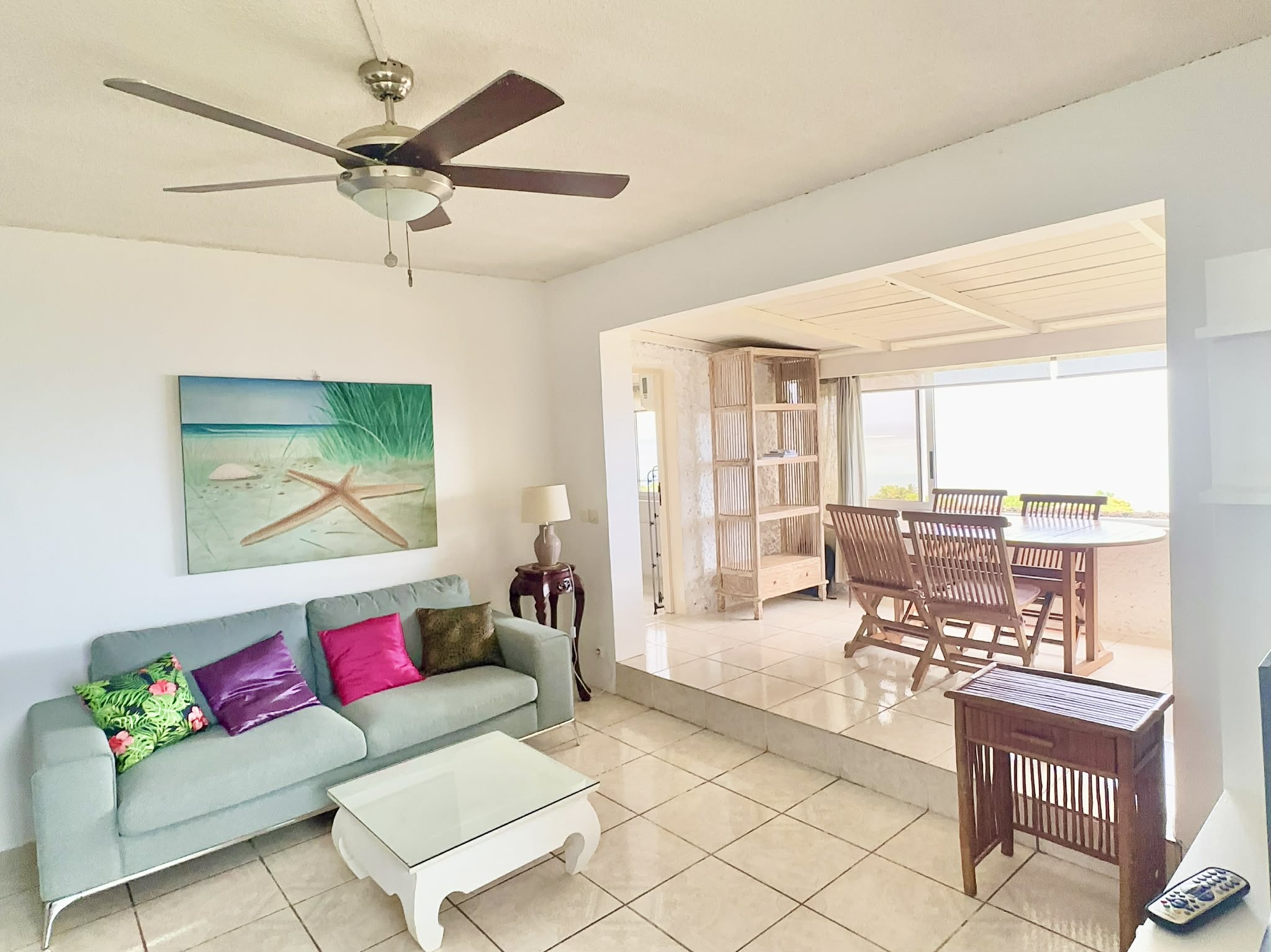 PUNAAUIA-APPARTEMENT F3 VUE MER A LOUER (STANDING)