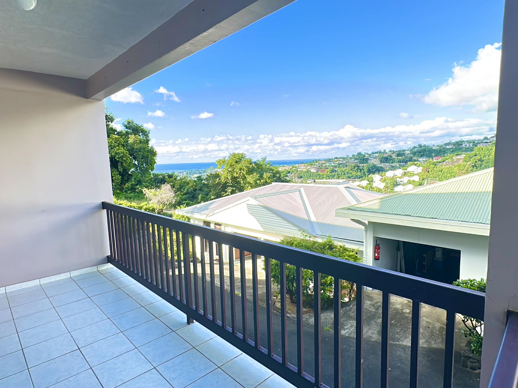 À LOUER PAPEETE / TITIORO - APPARTEMENT F4 NON MEUBLÉ