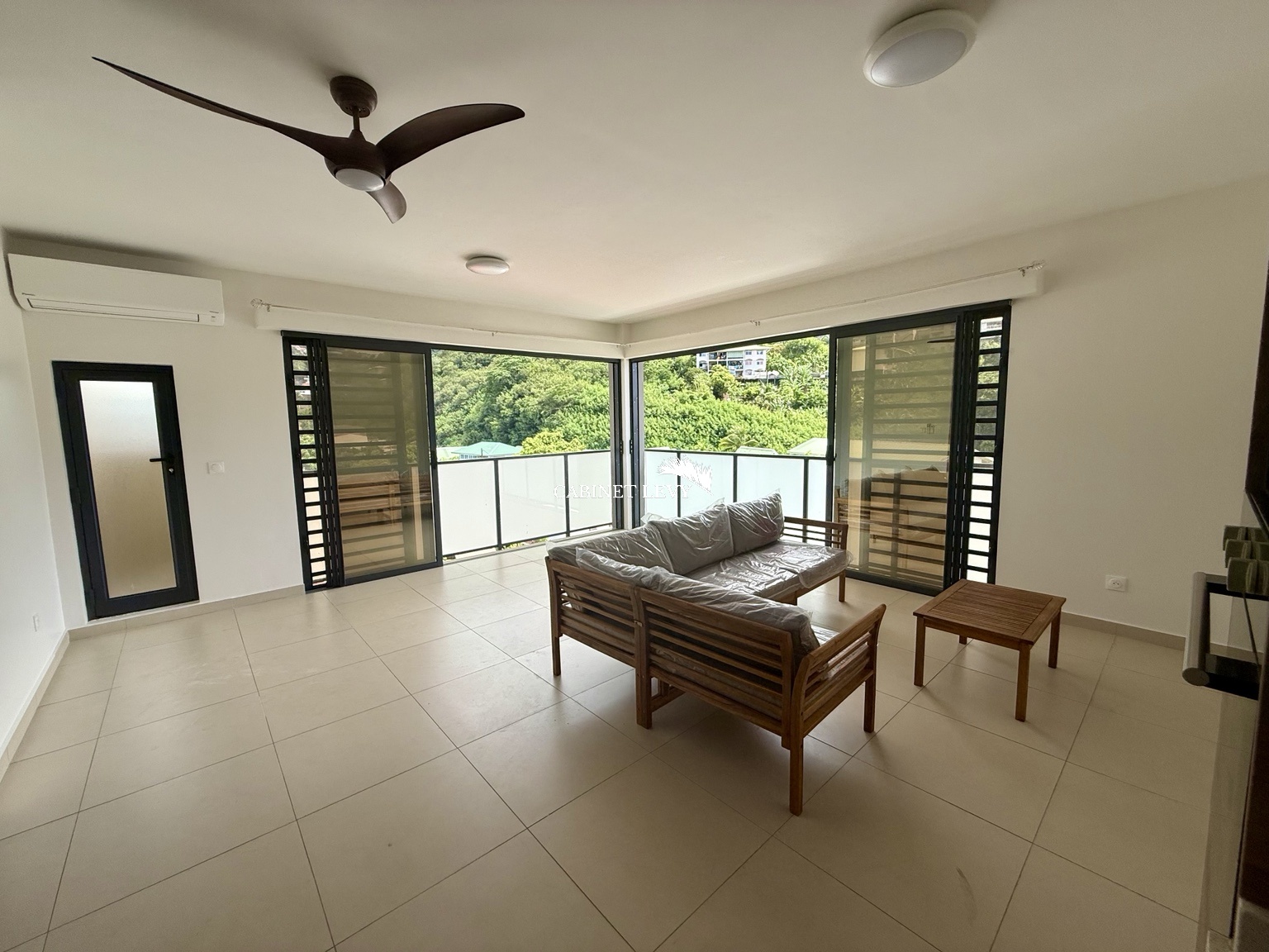 À louer appartement F3 "meublé" résidence neuve Tipaeru'i, Papeete