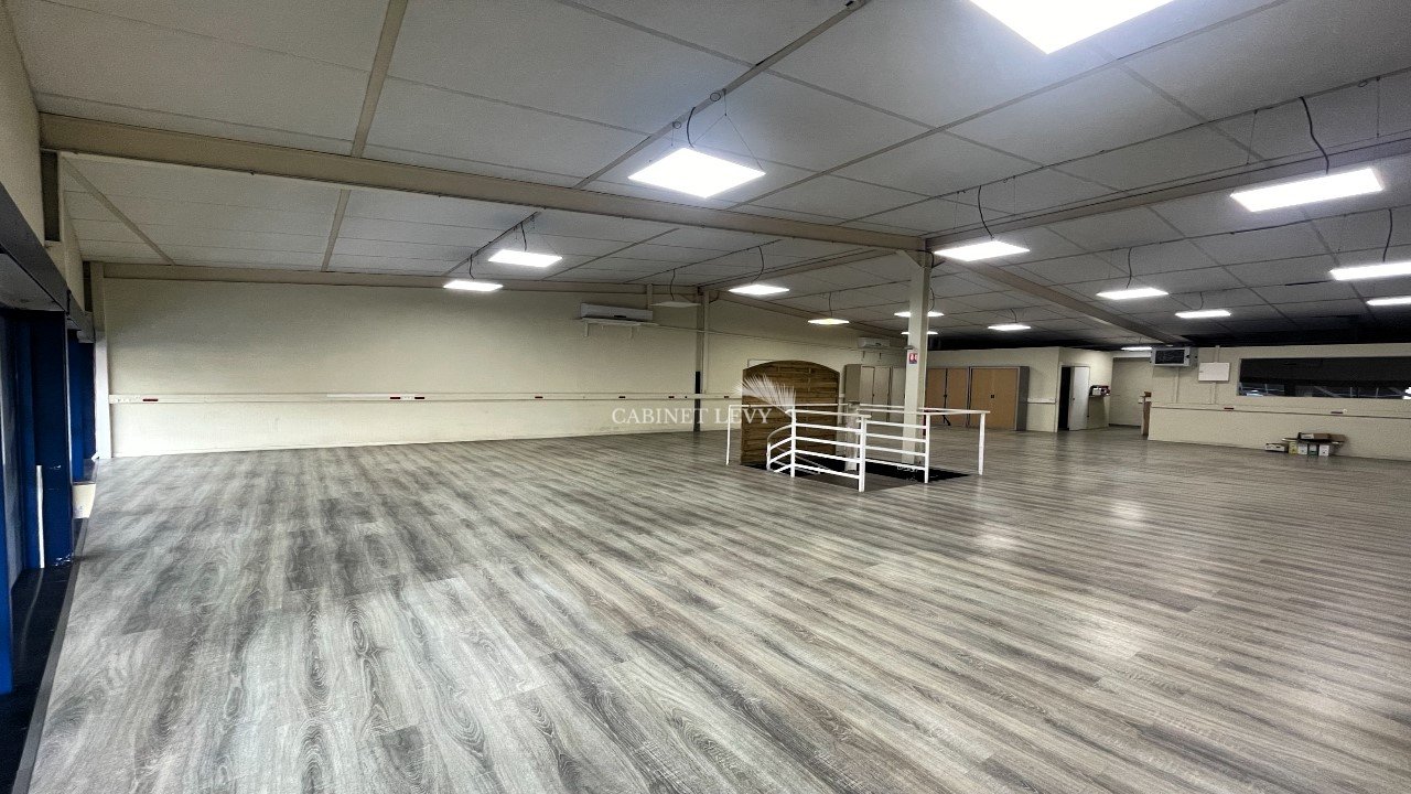 À VENDRE - LOCAUX COMMERCIAUX (2 lots) 621 m² - PAPEETE - FARE UTE