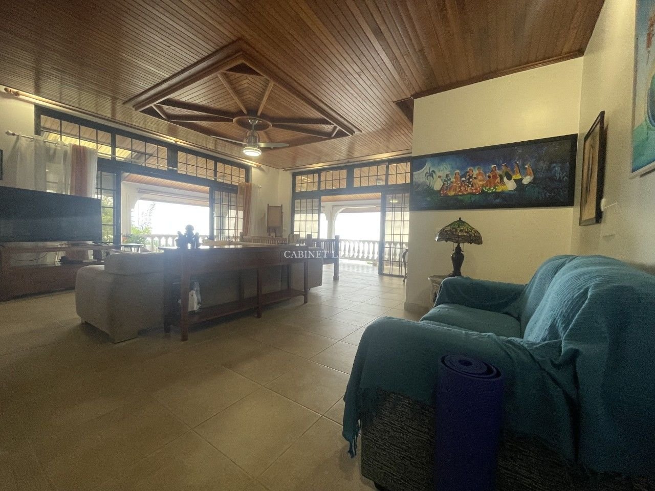 À VENDRE À MAHINA – VILLA AVEC GRANDE PISCINE &amp; VUE OCÉAN (MOTU MARTIN)