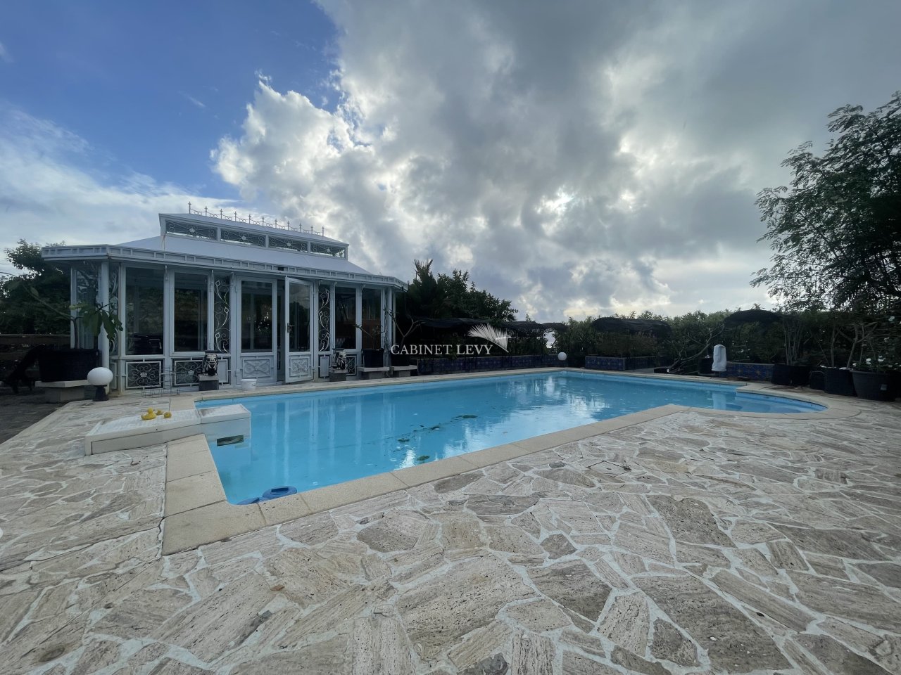 À VENDRE À PUNAAUIA MAISON T5 MEUBLÉE VUE MOOREA (Lotissement Taapuna)