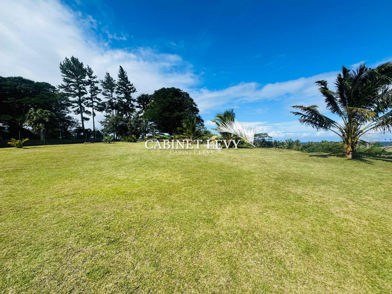 A vendre magnifique terrain 1300m2 TAIARAPU EST Afaahiti