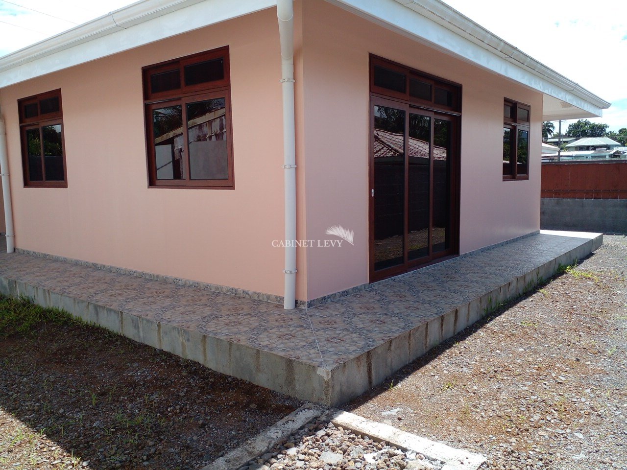 TARAVAO CENTRE A LOUER MAISON NEUVE F2