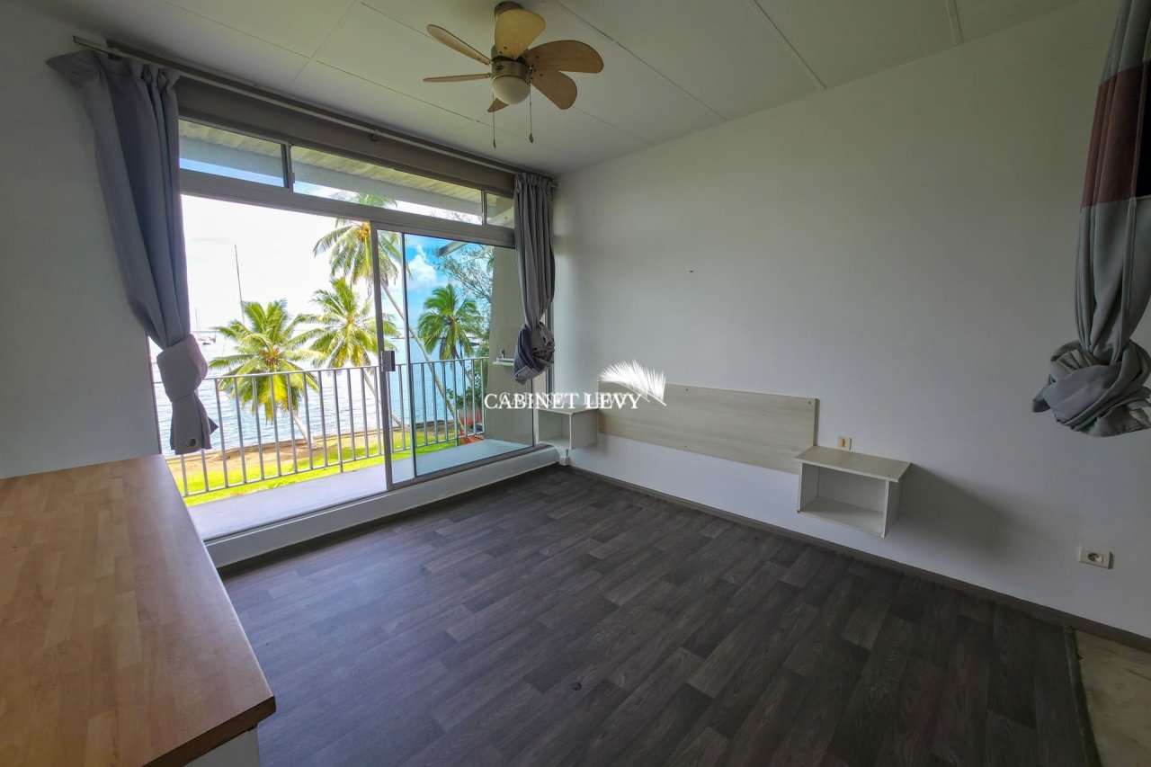 A louer Studio BORD DE MER à Arue (Salon)