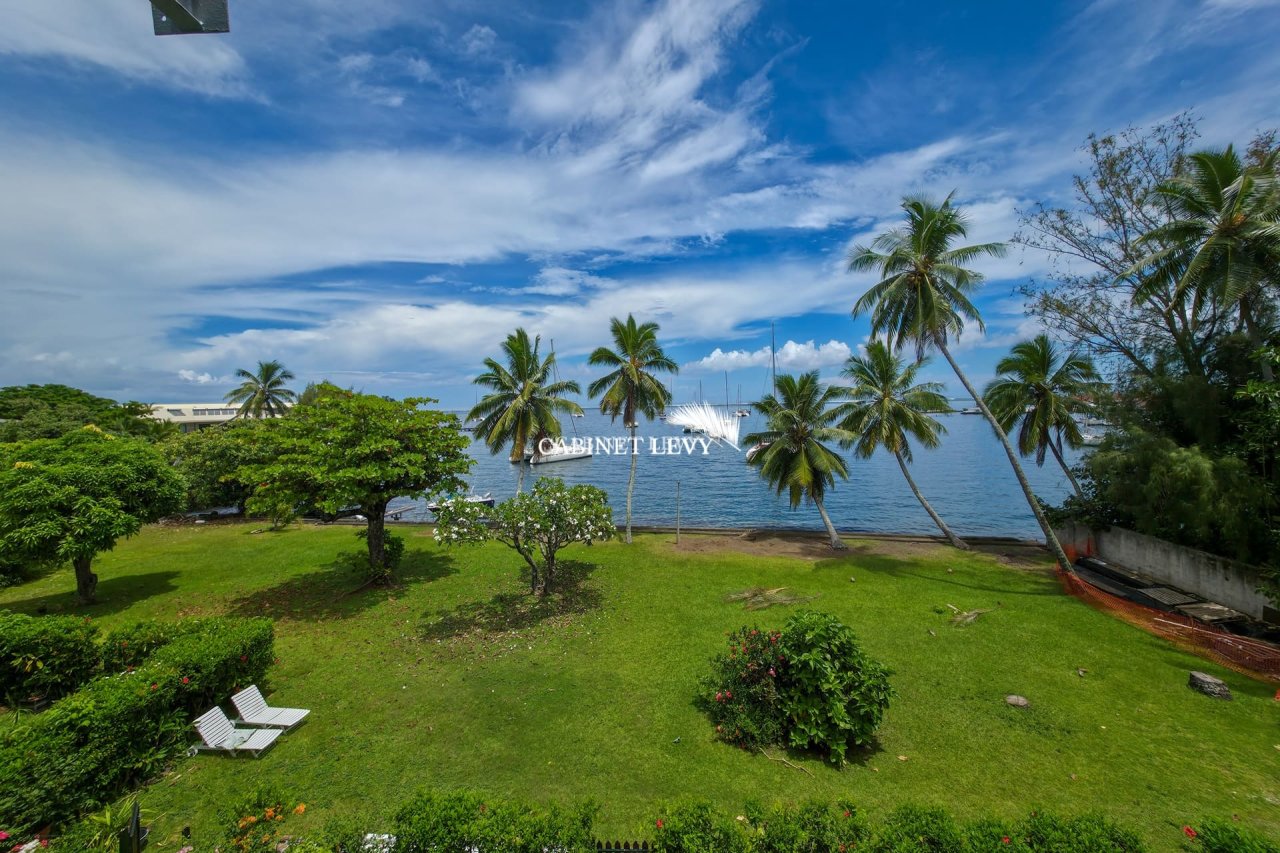 A louer Studio BORD DE MER à Arue (Jardin)