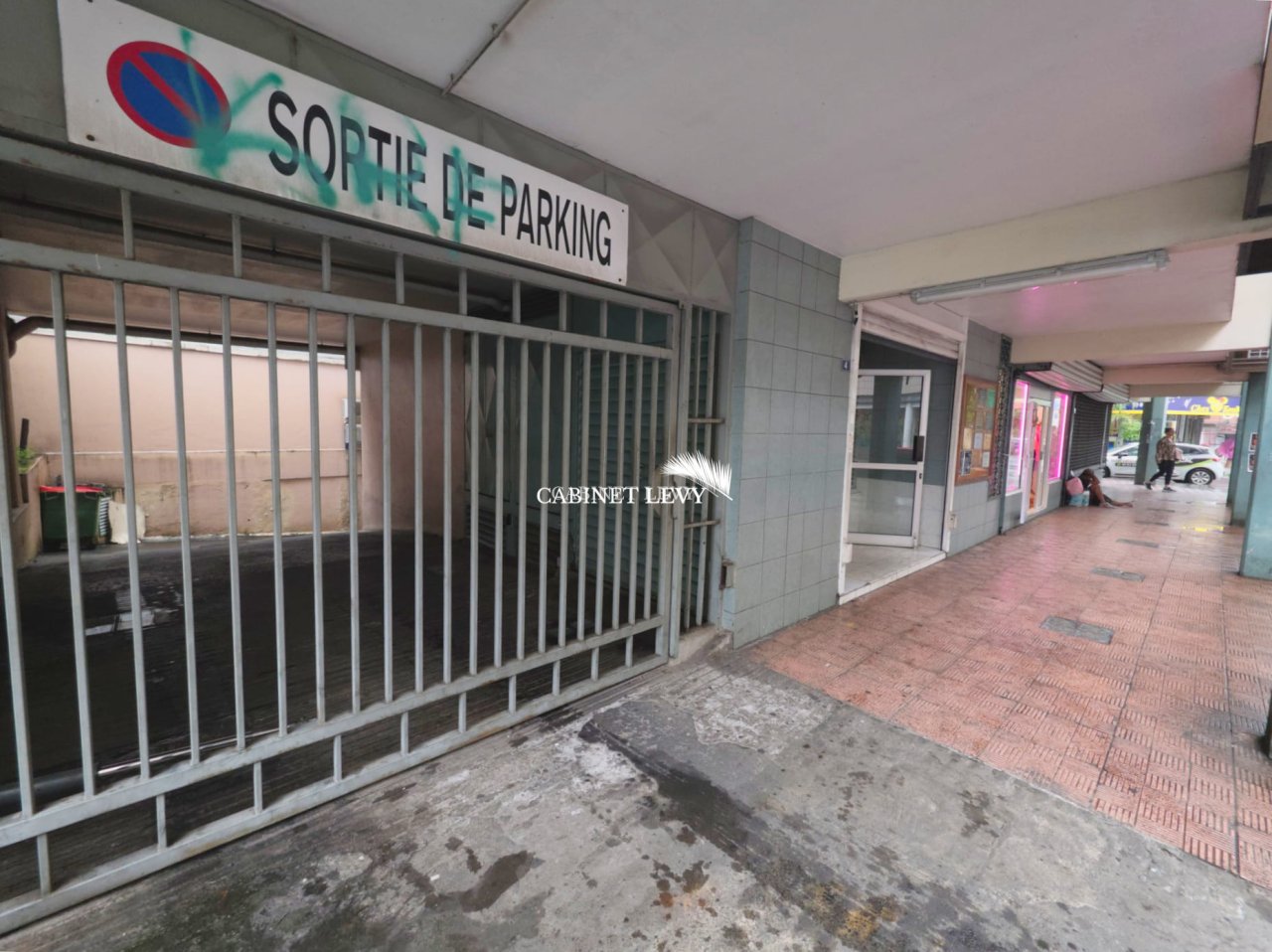 Droit au bail à vendre – Local commercial 35 m² RÉNOVÉ – Papeete centre (Idéal boutique, prêt-à-porter, accessoires)