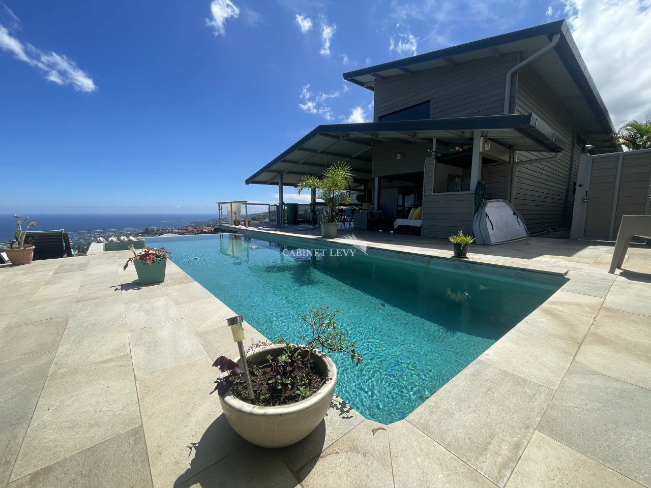 À VENDRE – BELLE PROPRIÉTÉ AVEC VUE OCÉAN – VILLA T4 – FAA’A, PAMATAI HILLS