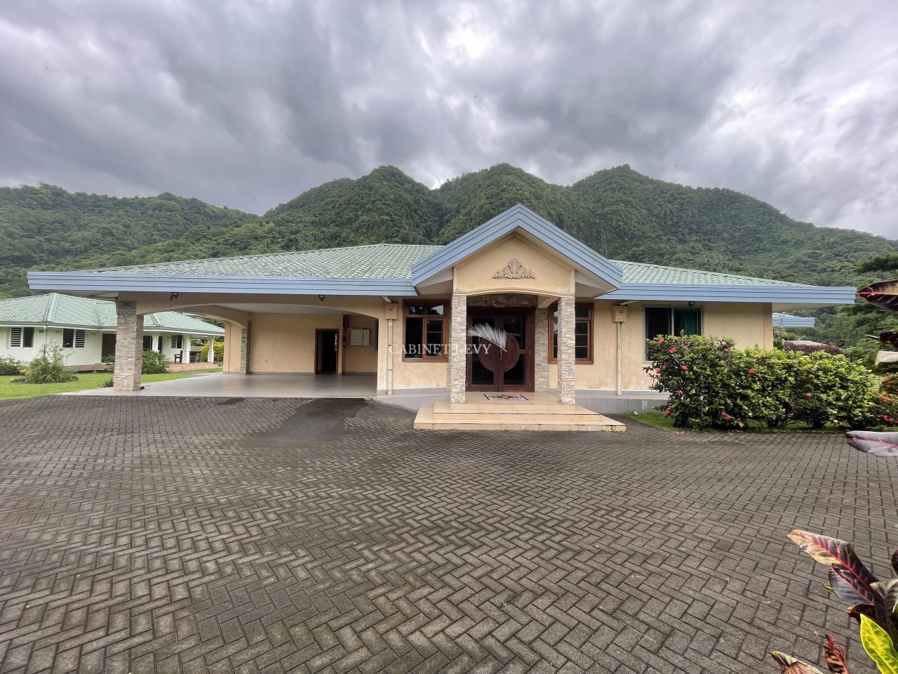 À vendre – Propriété familiale avec deux maisons sur un terrain 7 000 m² à Papara