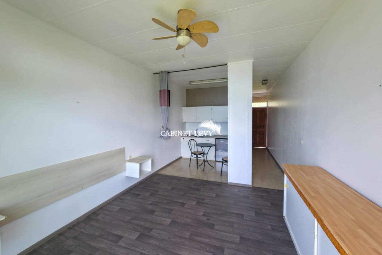 A louer Studio BORD DE MER à Arue (Proche RSMA)