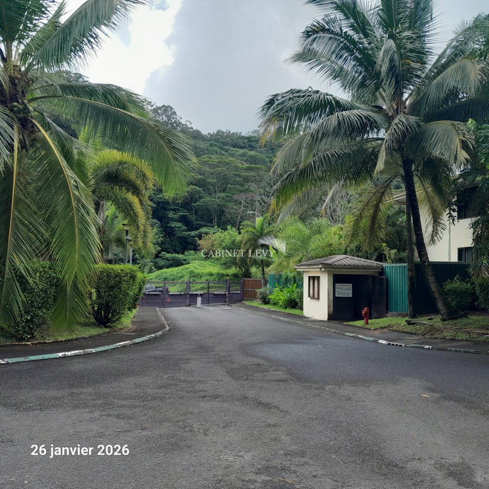 MAHINA VDS APPARTEMENT SPACIEUX F4