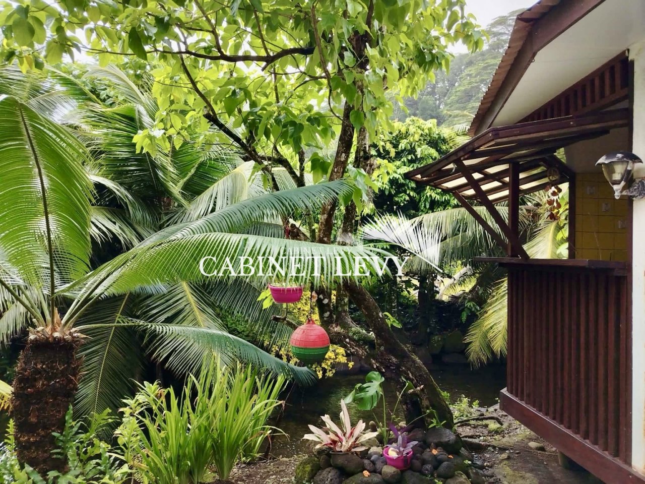 À louer maison F3 "meublée" en bord de mer à Tiarei