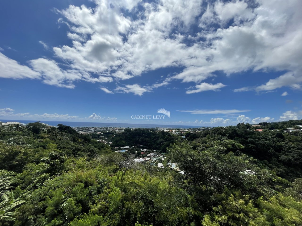 À LOUER À PAPEETE APPARTEMENT T4 MEUBLÉ VUE MER (Hauteurs - La Mission)