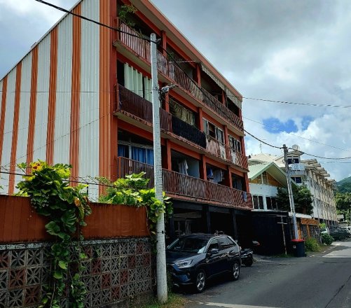 A vendre immeuble en R+3 à Papeete (Usage commercial et habitation)