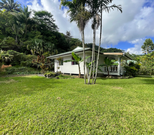 À LOUER À MAHINA UNE MAISON T3 MEUBLÉE