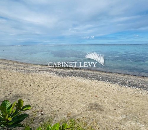 A louer petite maison F3 Papara bord de mer.