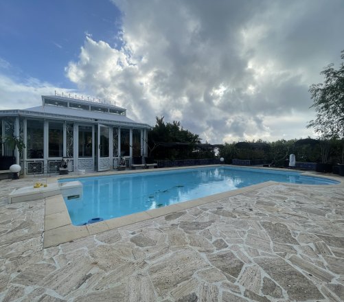 À VENDRE - GRANDE MAISON T5 - PISCINE &amp; VUE MOOREA - PUNAAUIA