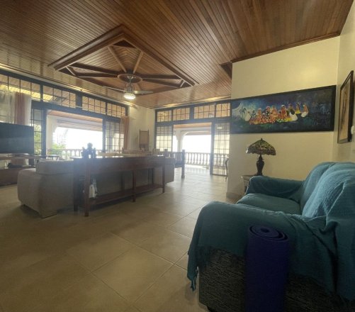 À VENDRE À MAHINA – VILLA AVEC GRANDE PISCINE &amp; VUE OCÉAN (MOTU MARTIN)