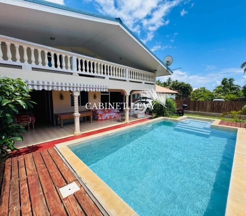 A louer grande maison F4 Moorea Papetoai