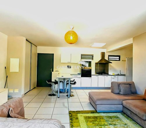 A vendre bel appartement F3 "meublé/équipé" au début de la route du Pic Rouge à Papeete
