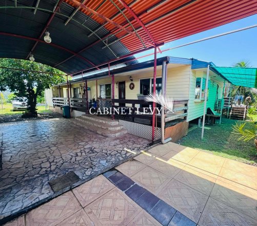 A vendre grande maison F4 + 2 bungalow Erima Arue