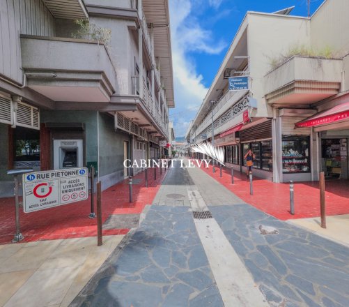 PAS DE PORTE À VENDRE – LOCAL COMMERCIAL 70 M² – RDC PAPEETE (FACE D'EMBARQUEMENT / BATEAUX TOURISTIQUES)