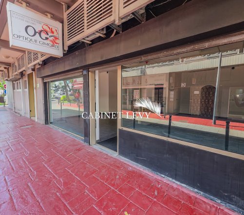 PAS DE PORTE À VENDRE – LOCAL COMMERCIAL 70 M² – RDC PAPEETE (FACE D'EMBARQUEMENT / BATEAUX TOURISTIQUES)