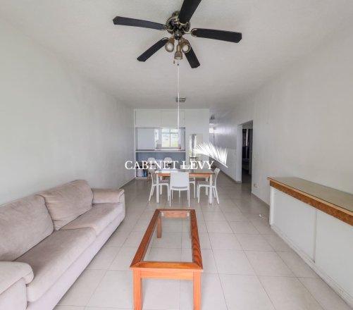 Appartement F3 au rez-de-jardin (Résidence bord de mer) à Arue - B12