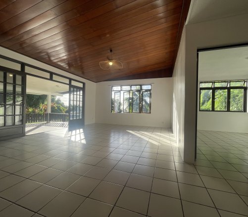 À LOUER À ARUE  MAISON T4 VUE MER (non meublé)