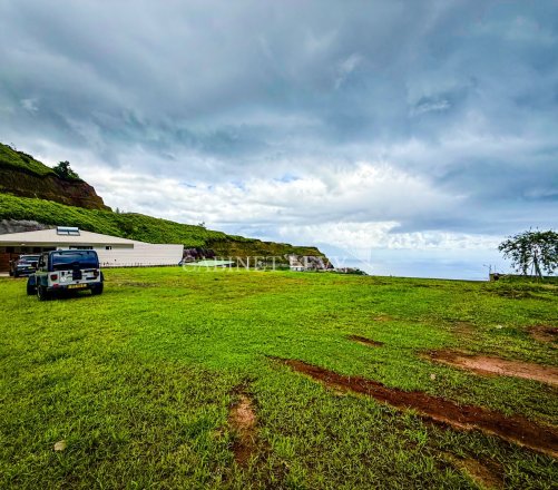 À VENDRE : MAGNIFIQUE TERRAIN 817 m² SUR MIRI – PUNAAUIA (VUE MOOREA)