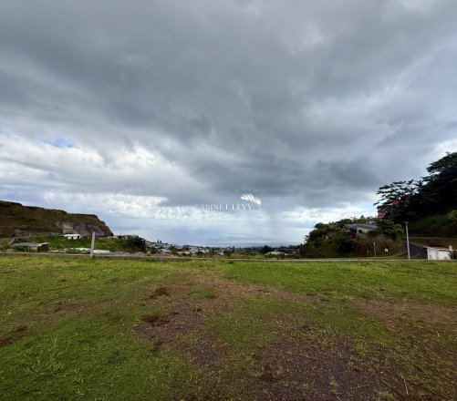 À VENDRE : MAGNIFIQUE TERRAIN SUR MIRI – PUNAAUIA (VUE MOOREA)