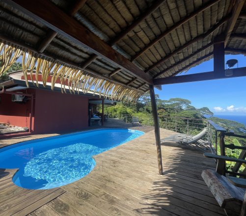 À VENDRE À PUNAAUIA MAISON T4 PISCINE ET VUE OCÉAN