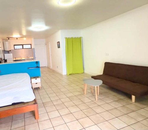 À Louer GRAND STUDIO de 50 m2 à PUNAAUIA sur les Hauteurs de TAAPUNA